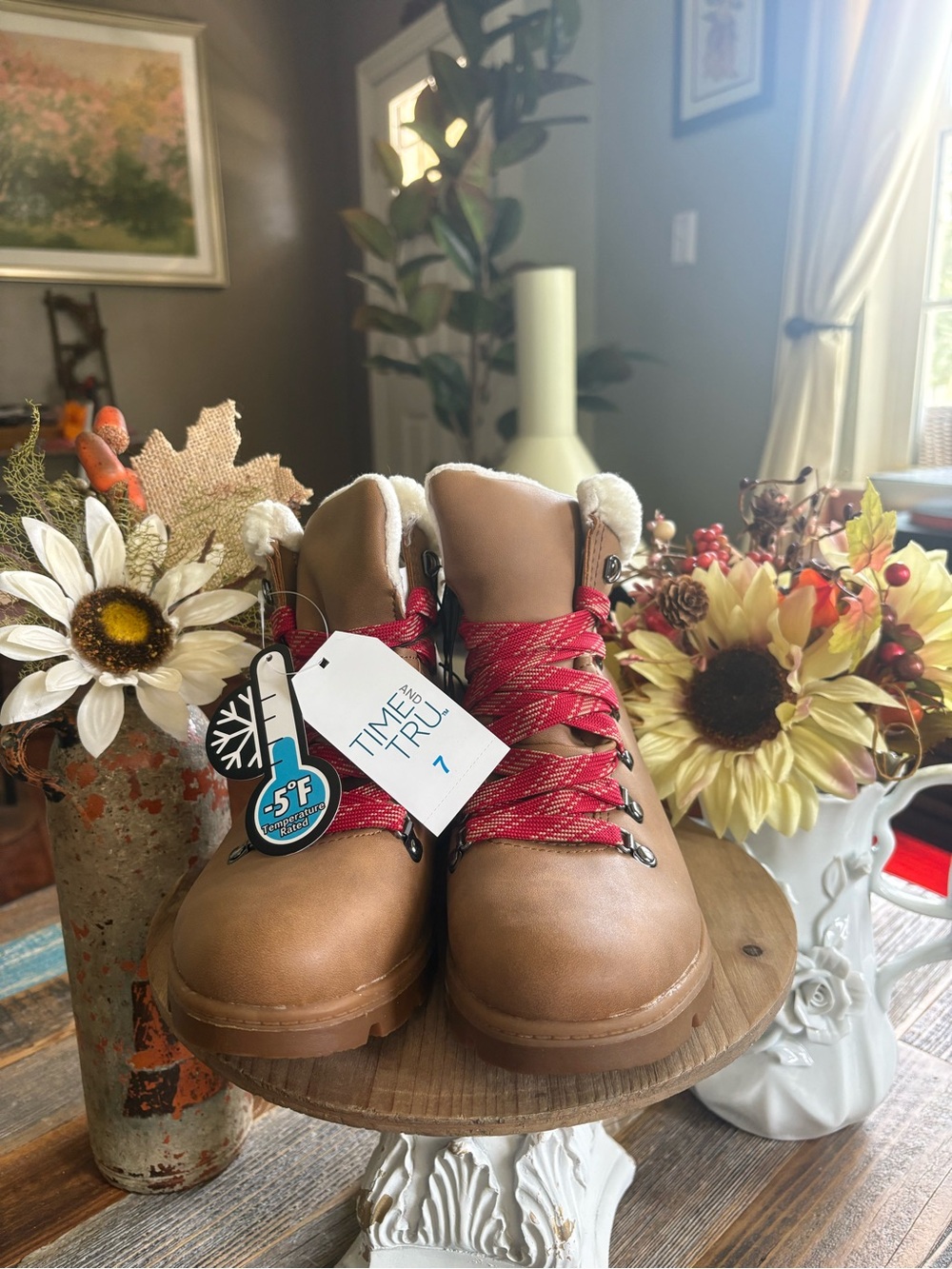 🤪 3 for $15! NWT Time and Tru Tan Sherpa Hiking Boots Women’s Size 7
